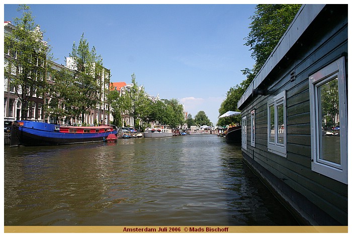 Klik p billedet for at g til det nste foto! IMG_3893 Amsterdam Juli 2006 * Fotos: Mads Bischoff