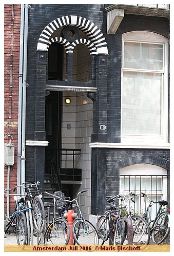 Klik p billedet for at g til det nste foto! IMG_3953 Amsterdam Juli 2006 * Fotos: Mads Bischoff