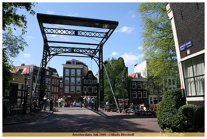 Klik p billedet for at g til det nste foto! IMG_4213 Amsterdam Juli 2006 * Fotos: Mads Bischoff