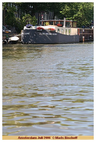 Klik p billedet for at g til det nste foto! IMG_4253 Amsterdam Juli 2006 * Fotos: Mads Bischoff