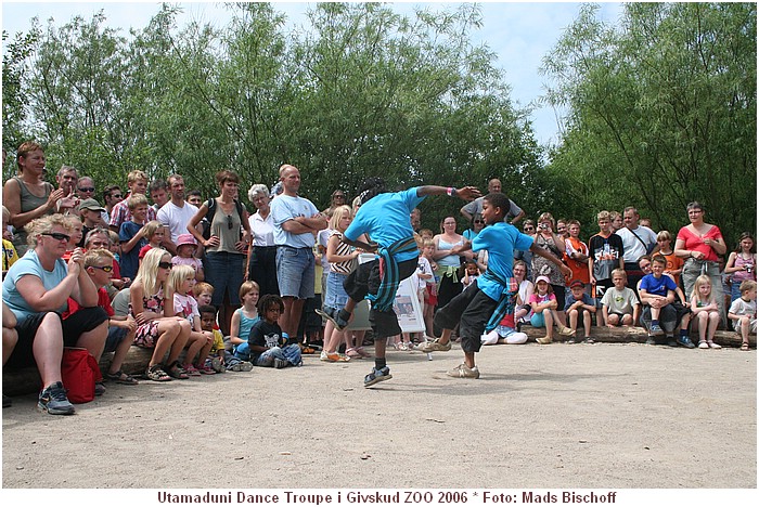 Utamaduni Dance Troupe i Givskud ZOO, Juni 2006 IMG_3396.JPG