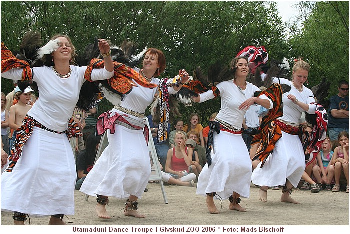 Utamaduni Dance Troupe i Givskud ZOO, Juni 2006 IMG_3448.JPG